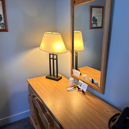 Wells River Motel Bagian luar foto