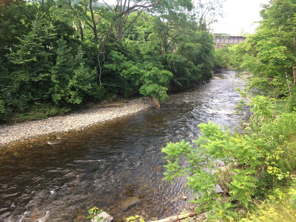 Wells River Motel Bagian luar foto
